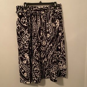 Loft Black and Cream Floral Belt Wait Midi Skirt [Size: 12]